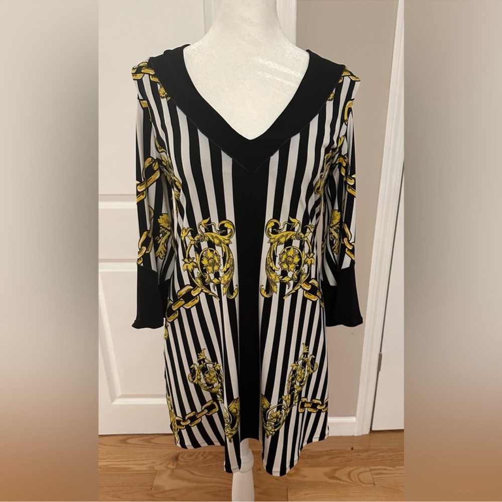Eva Varro Black and White Striped Tunic with Gold Chain Design